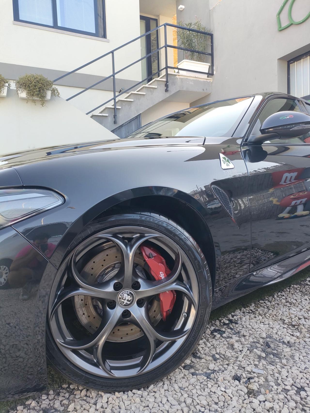 Alfa Romeo Giulia 2.9 T V6 Quadrifoglio
