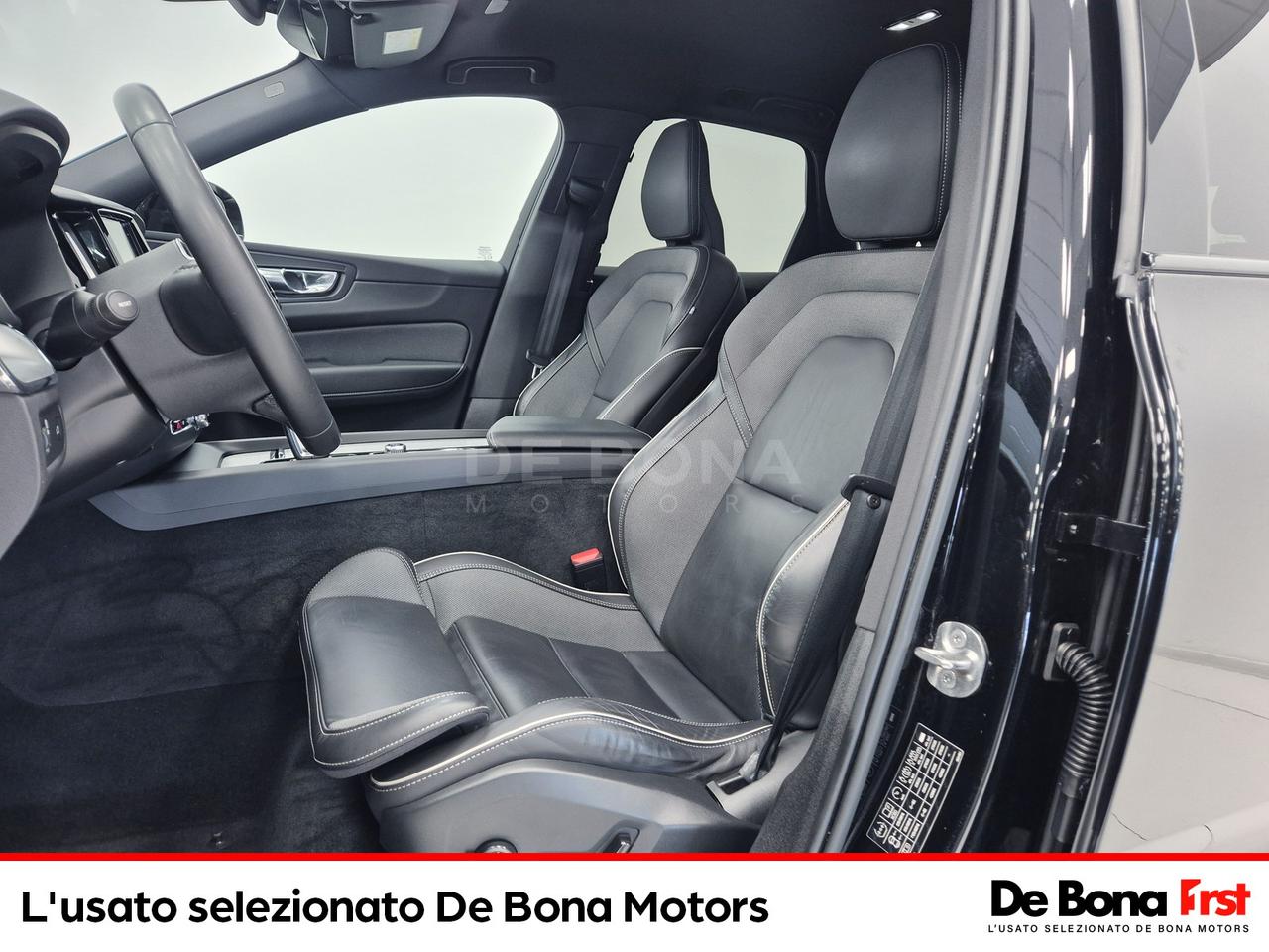 Volvo XC60 2.0 b4 plus dark awd auto