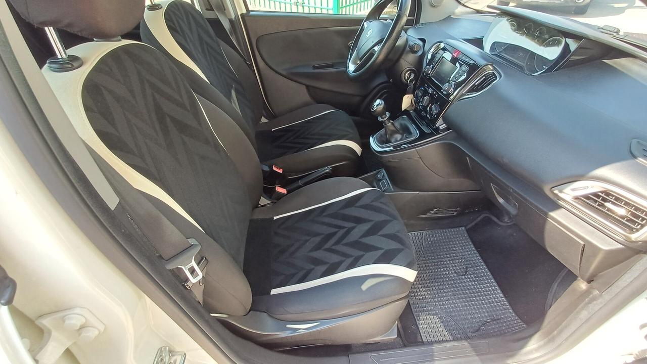 Lancia Ypsilon 1.2 69 CV 5 posti Silver Unica Proprietaria
