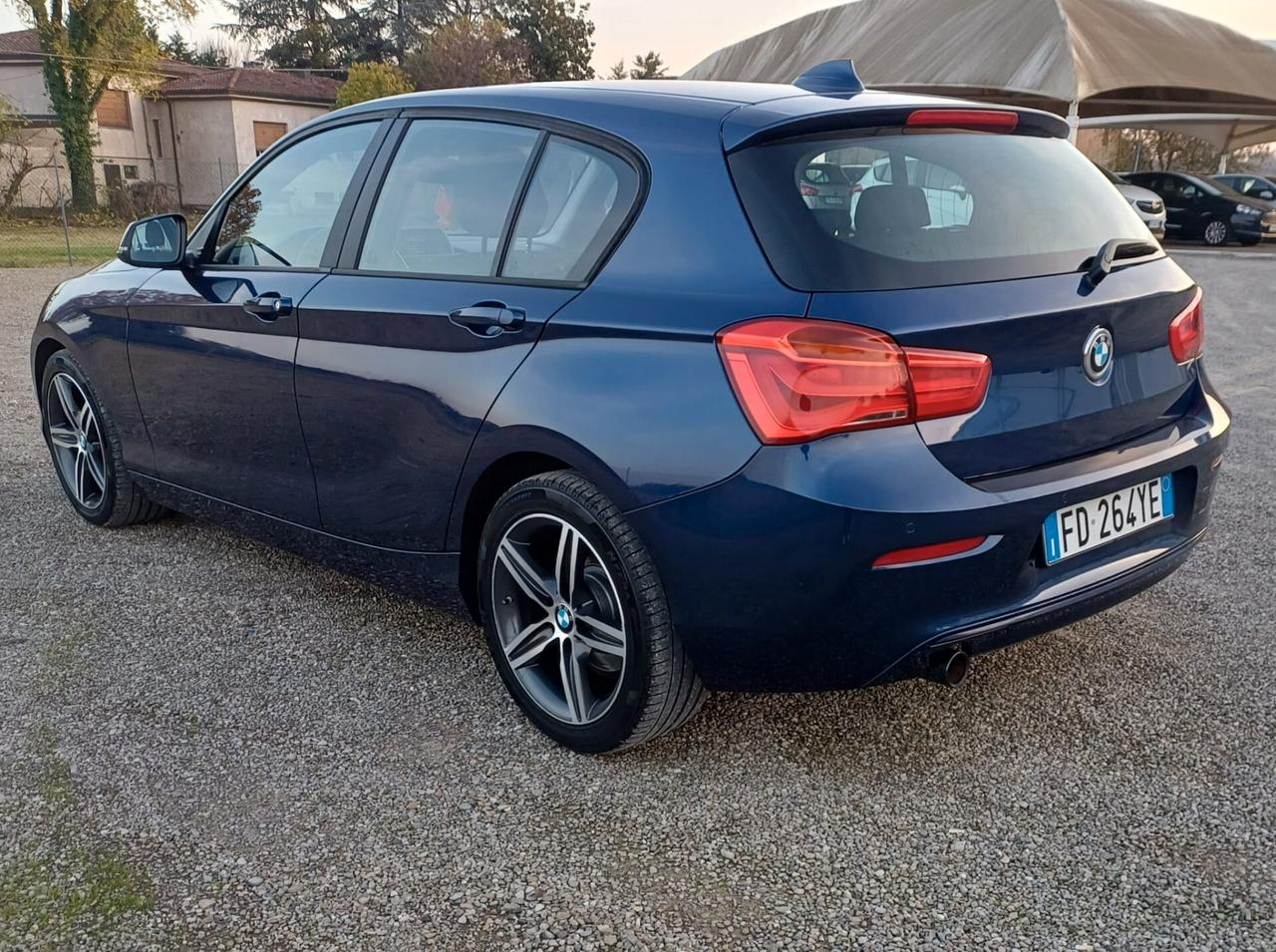 Bmw 116 116d 5p. Urban