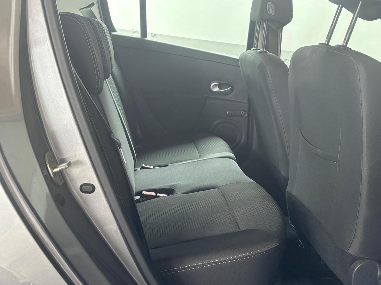 Renault Clio 1.2 16V 5 porte Luxe