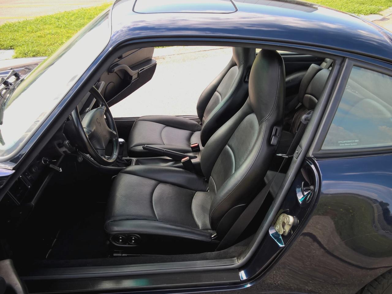 Porsche 911 993 Carrera 4 Coupé