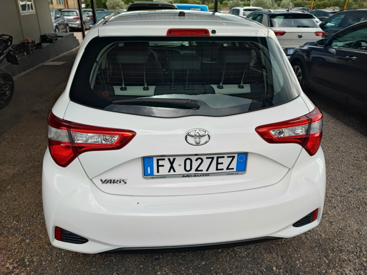 Toyota Yaris 1.0 72 CV 5 porte Lounge