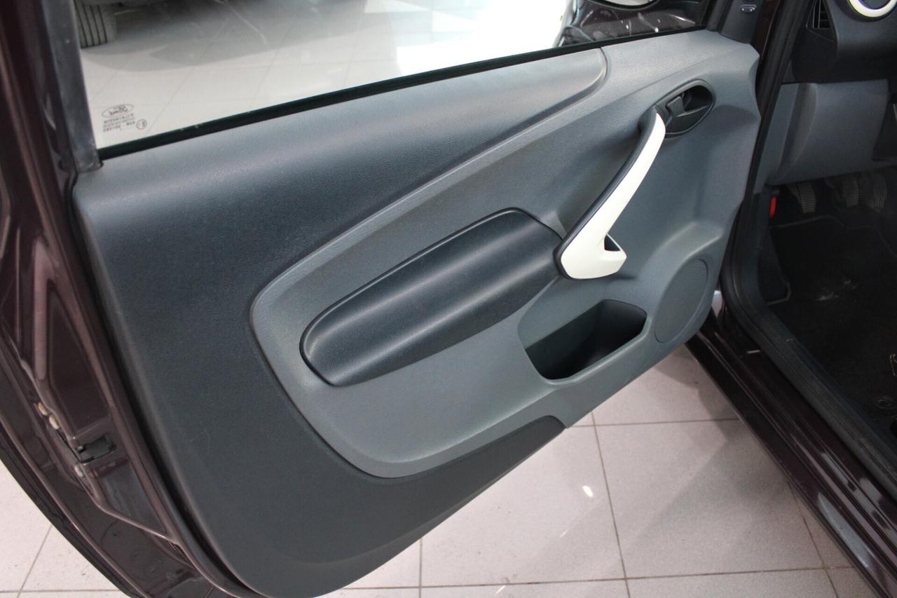 FORD Ka 1.2 benz. Plus - 2011