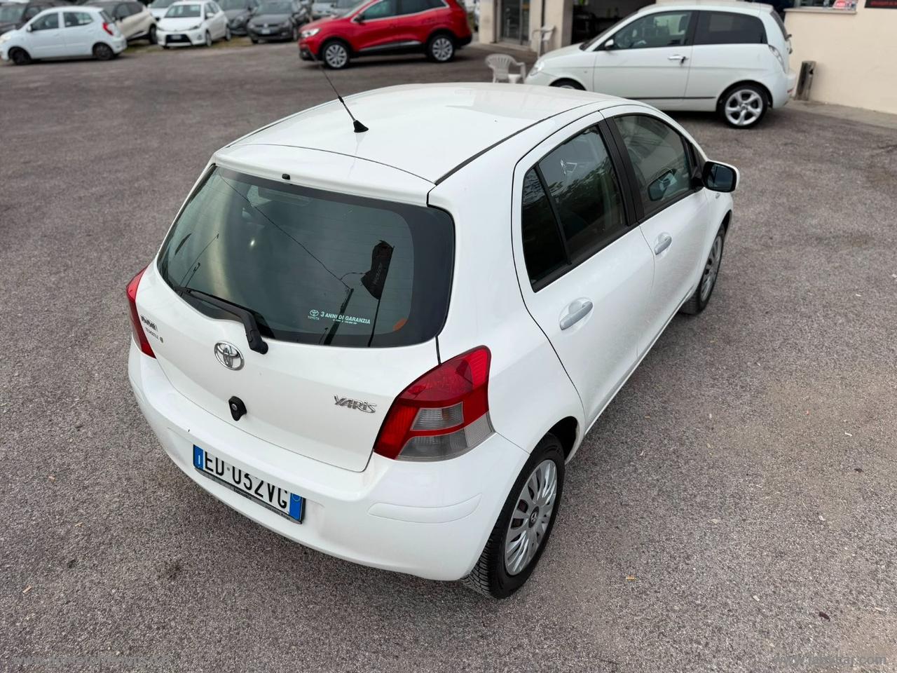 TOYOTA Yaris 1.0 5p. Sol