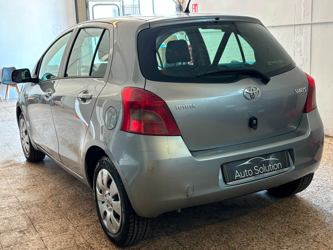 Toyota Yaris 1.0 5 porte Sol