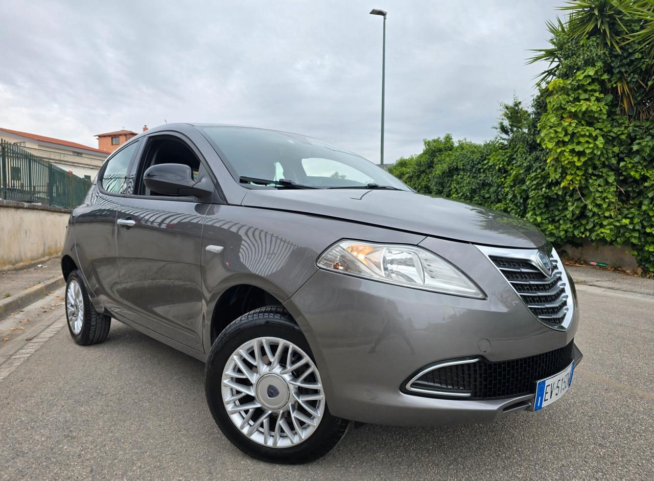 LANCIA YPSILON ECOCHIC 2015 PARI AL NUOVO