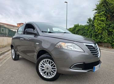 LANCIA YPSILON ECOCHIC 2015 PARI AL NUOVO