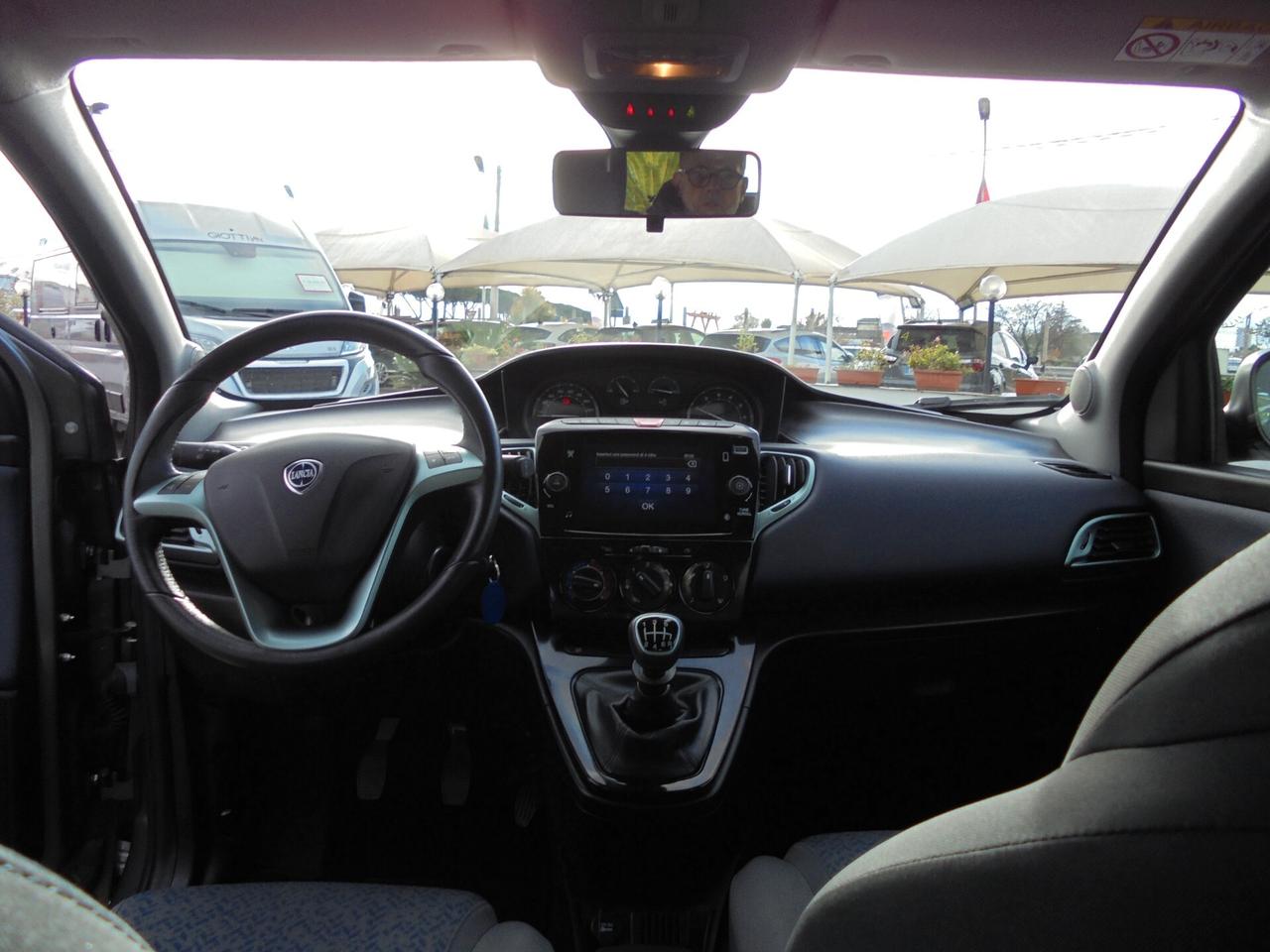 Lancia Ypsilon 1.0 FireFly 5 porte S&S Hybrid Ecochic Gold