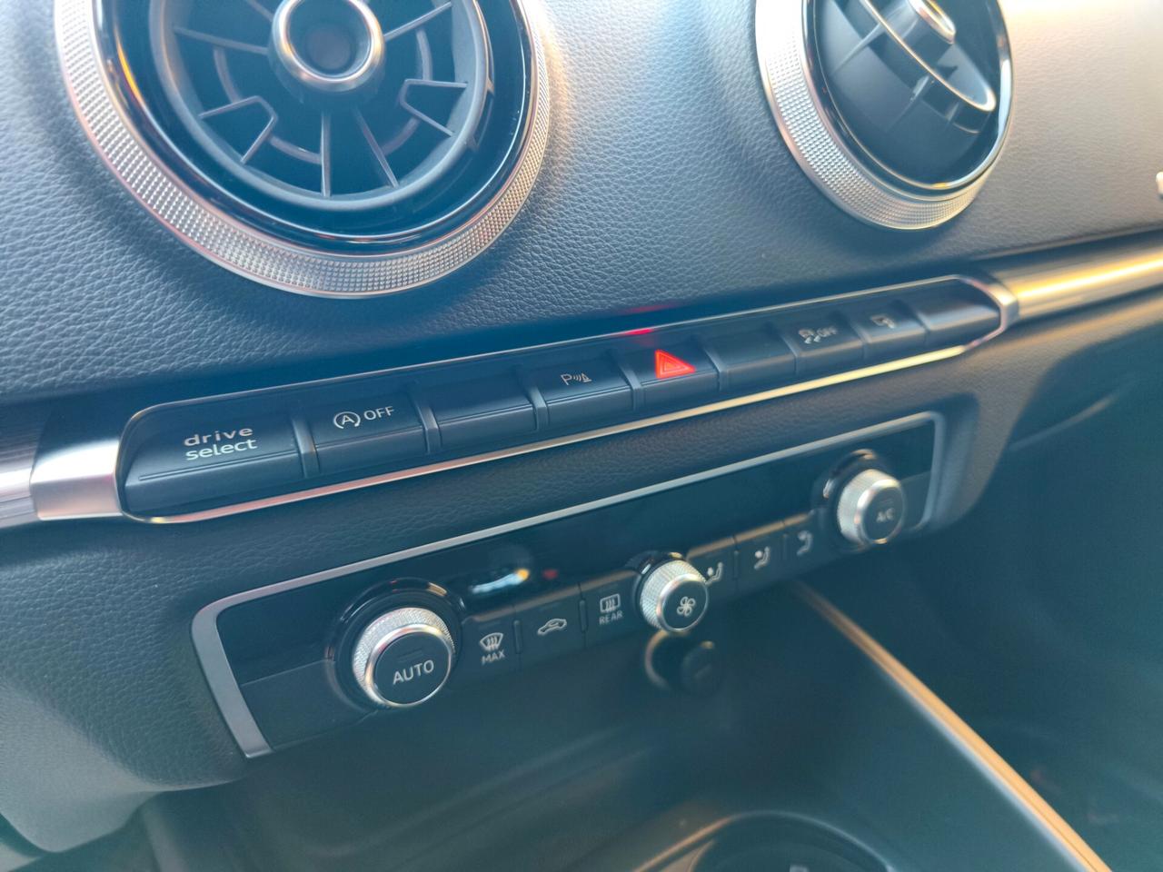 Audi A3 SPB 1.6 TDI Sport COMPRESO PASSAGGIO