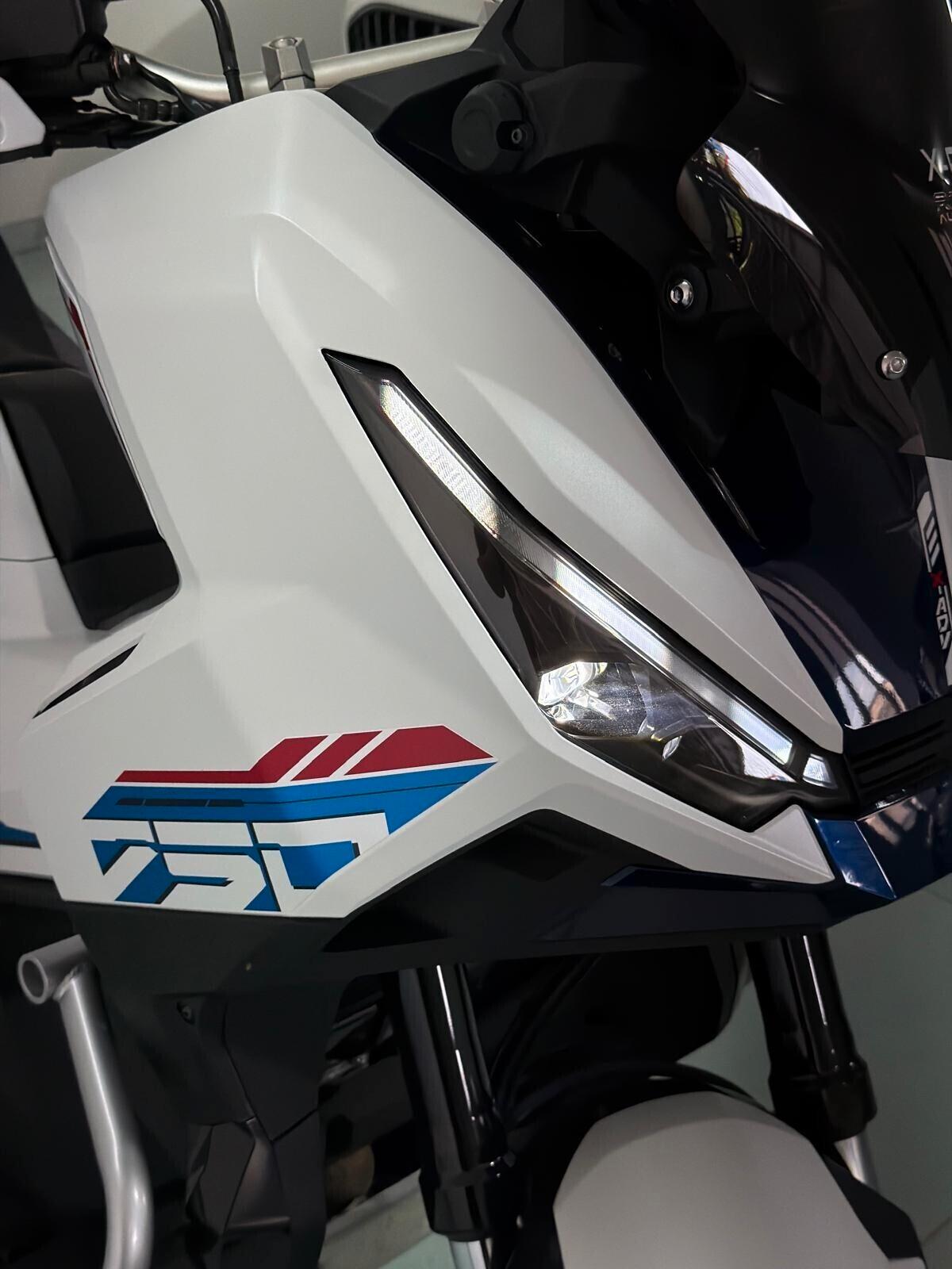 Honda X-ADV 750 travel edition