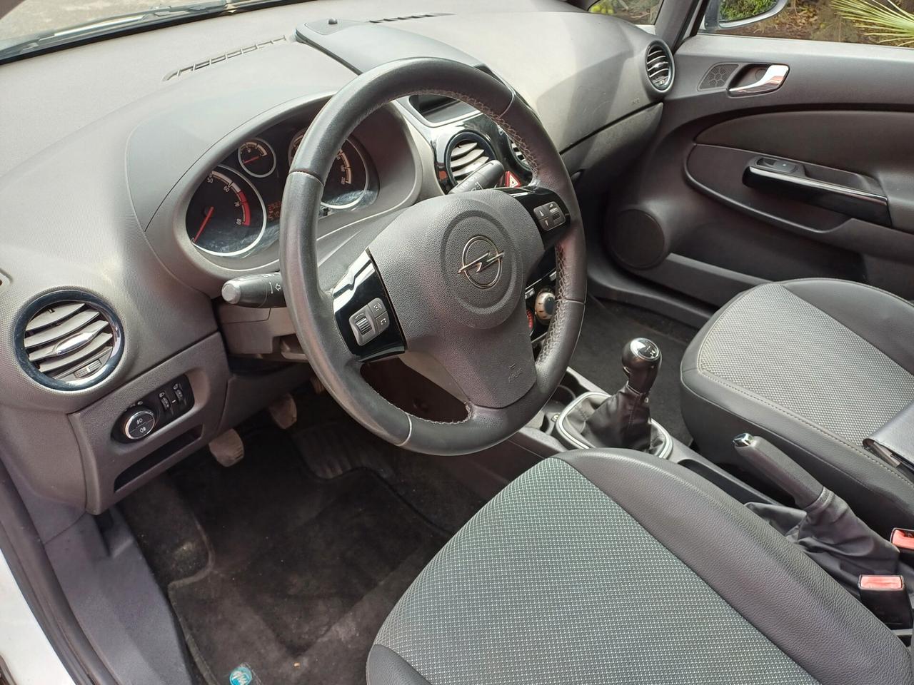 Opel Corsa 1.2 85 CV 5 porte anche Neopatentati Euro 5
