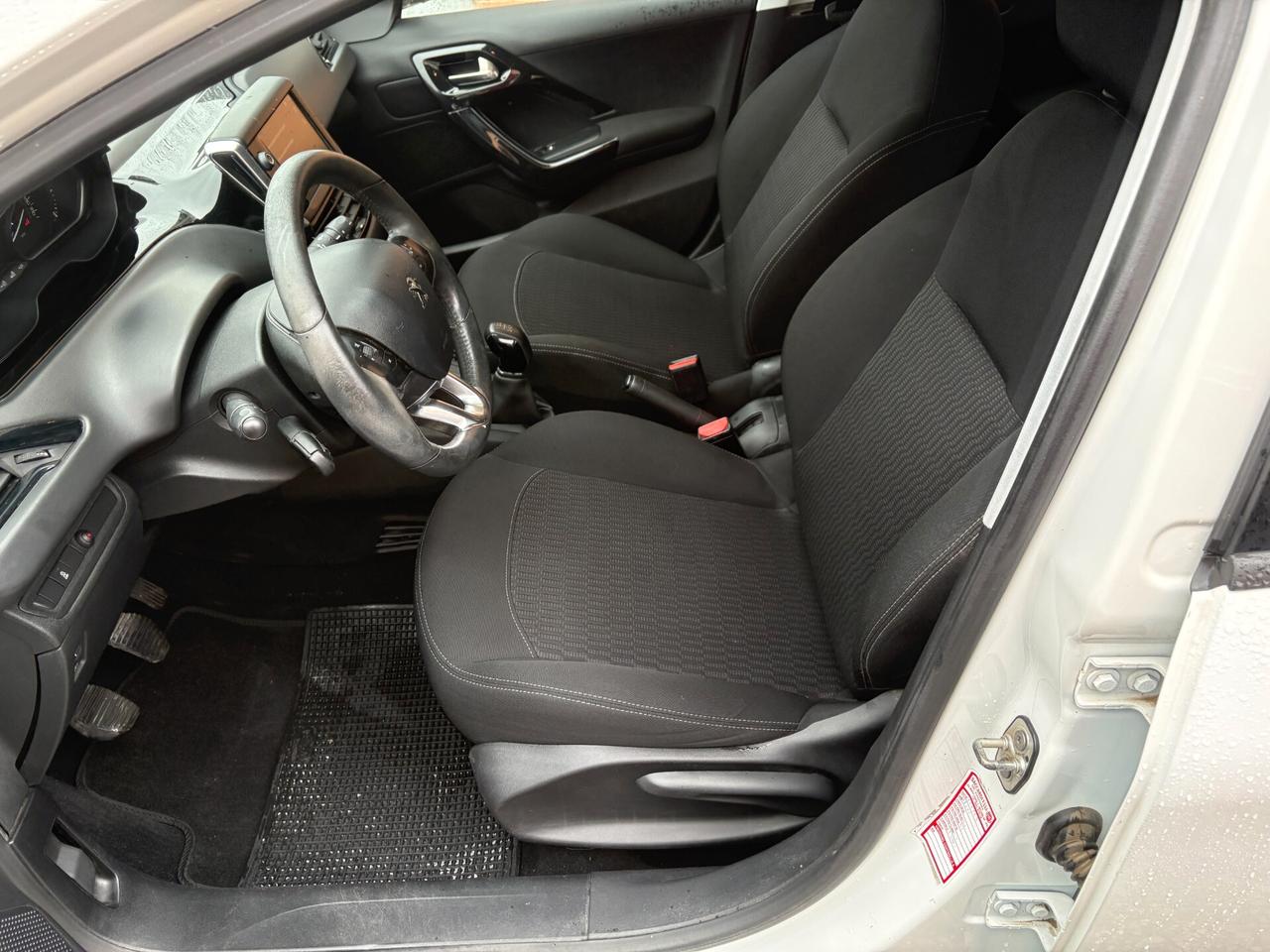 Peugeot 208 1.2 Benz -Allure-Unico proprietario