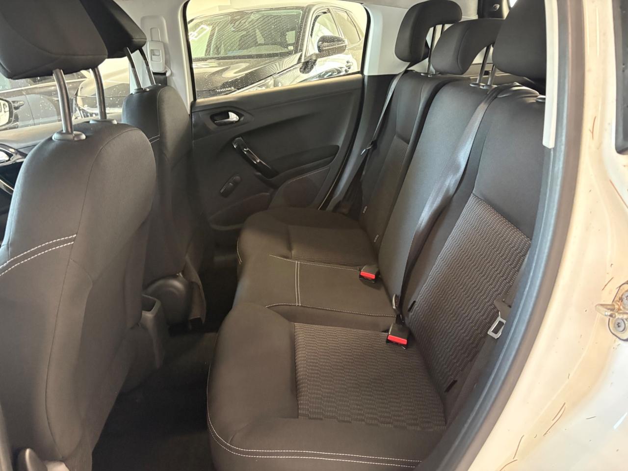 Peugeot 208 PureTech 82 5 porte Allure