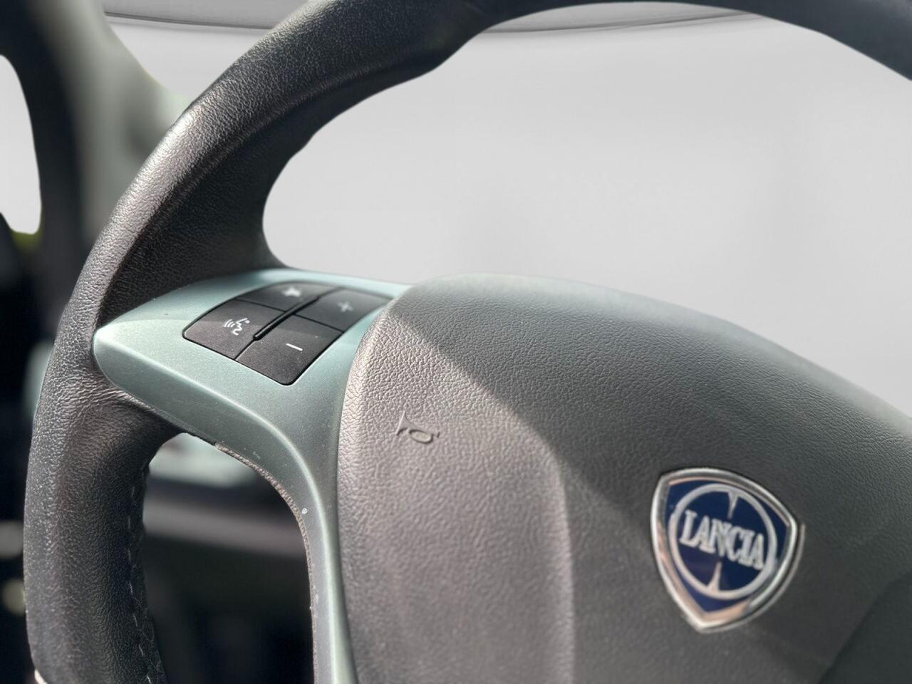 LANCIA Ypsilon III 2021 - Ypsilon 1.0 firefly hybrid Silver Plus s&s 70cv