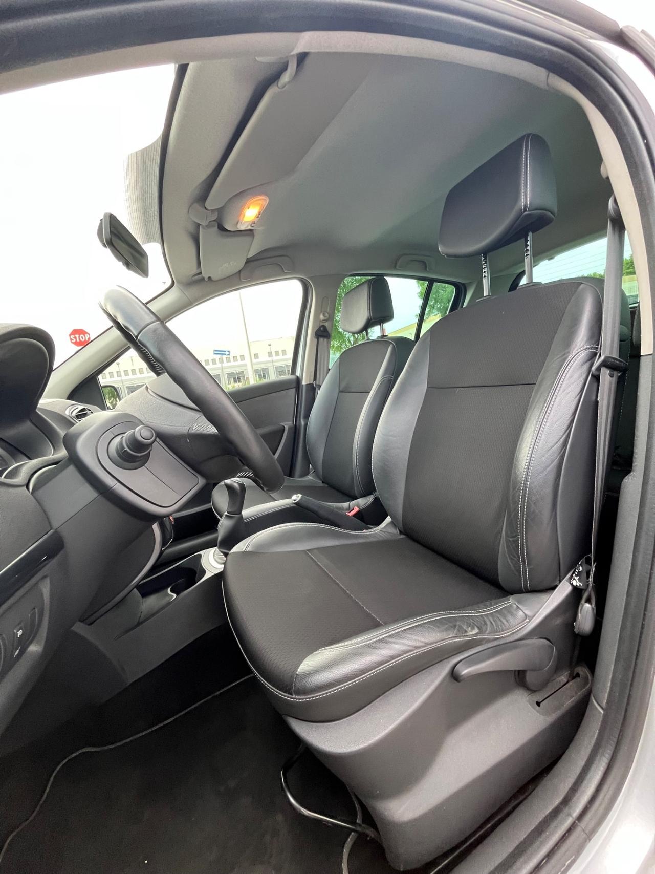 Renault Clio 1.2 16V 5 porte Le Iene