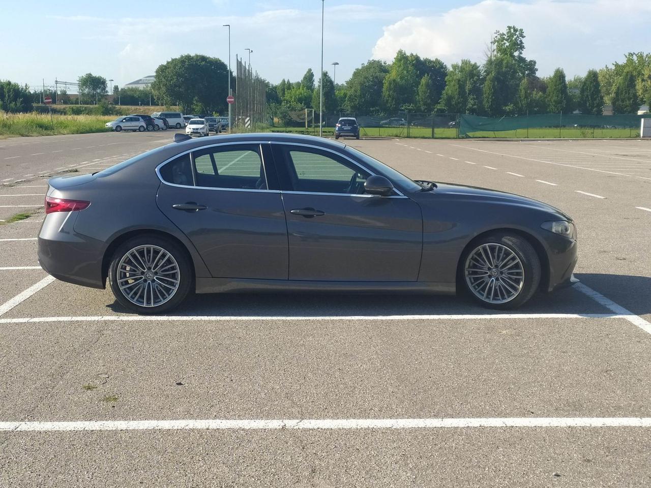 Alfa Romeo Giulia Business Launch Edition 2 #11365