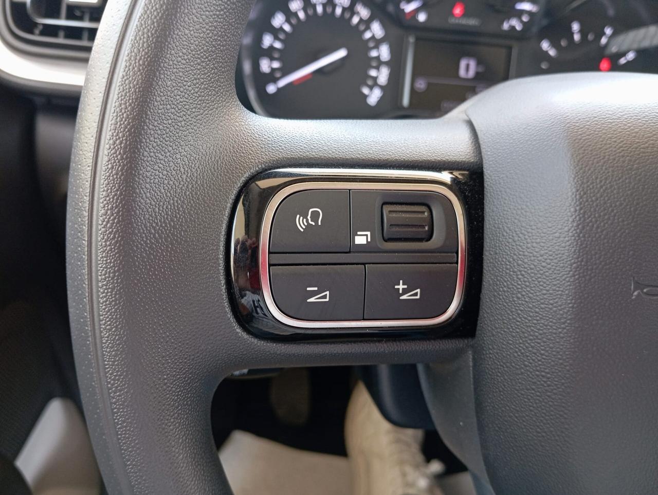 Citroen C3 PureTech 83 S&S You SOLO 692 KM???