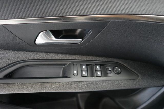 PEUGEOT 3008 PureTech Turbo 130 S&S Active Pack