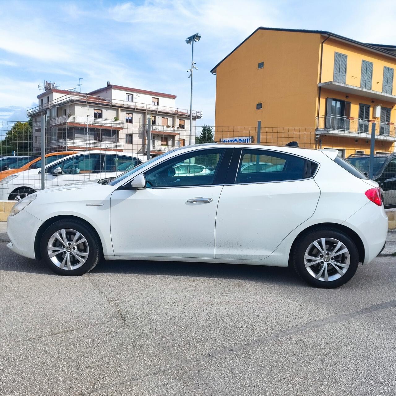 Alfa Romeo Giulietta 1.6 JTDm-2 105 CV Distinctive