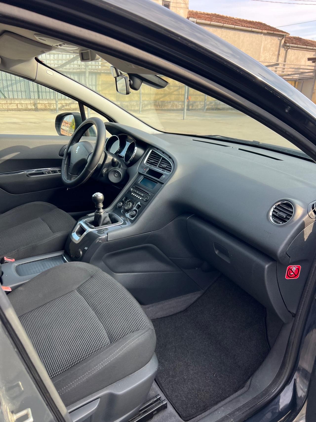 Peugeot 5008 1.6 HDi 112CV Premium