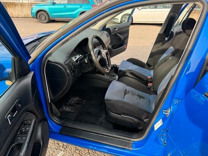 Volkswagen Golf 1.6 cat 5 porte Comfortline