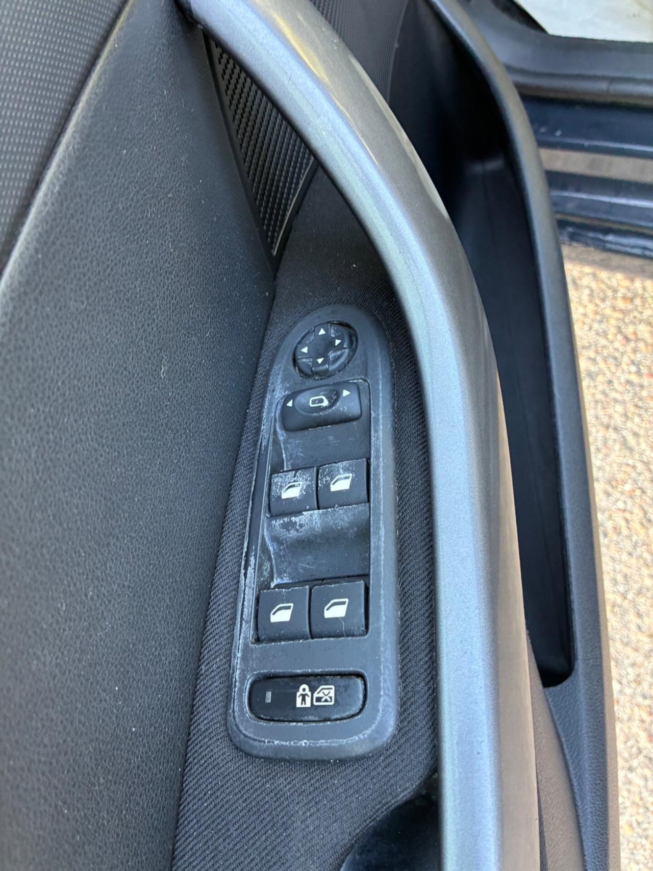 Peugeot 308 1.6 HDi 90CV 3p. Tecno