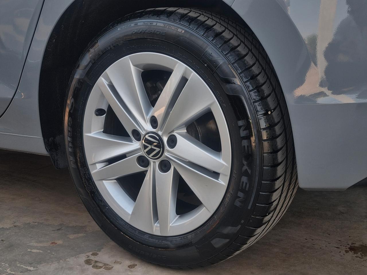 Golf VIII 2020 1.0 etsi evo Life 110cv dsg
