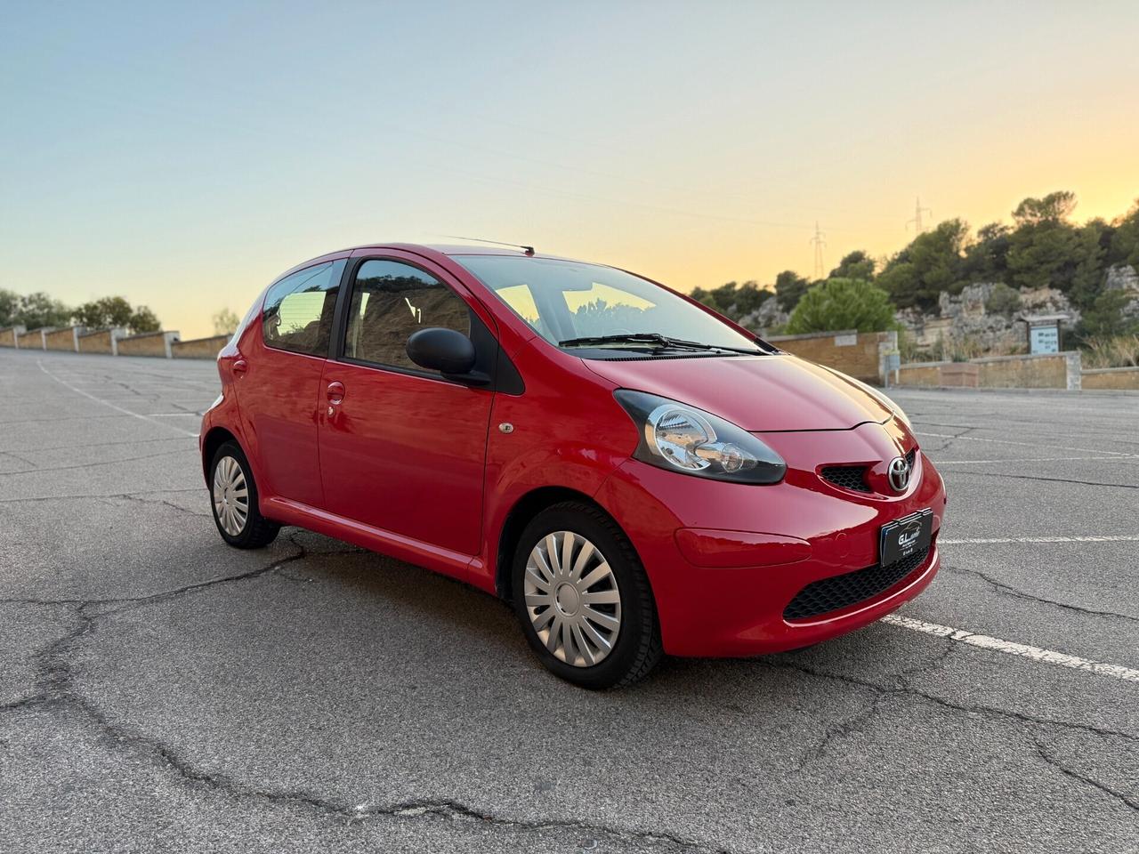 Toyota Aygo /1.0 68CV/NEOPATENTATI/5 POSTI/CLIMA