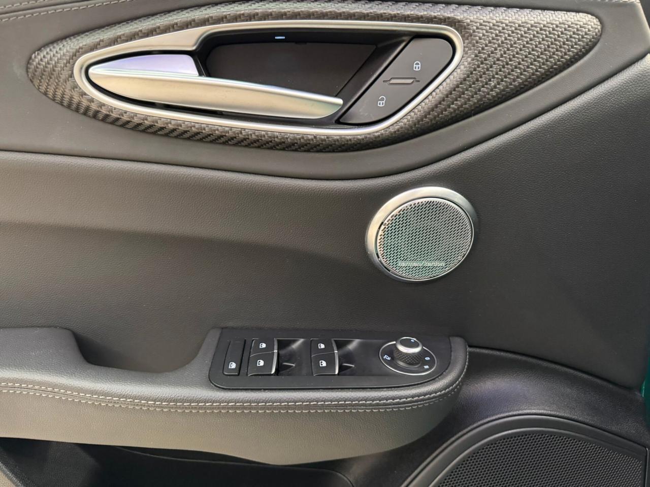 Alfa Romeo Giulia 2.9 V6 Bi-Turbo AT8 Quadrifoglio