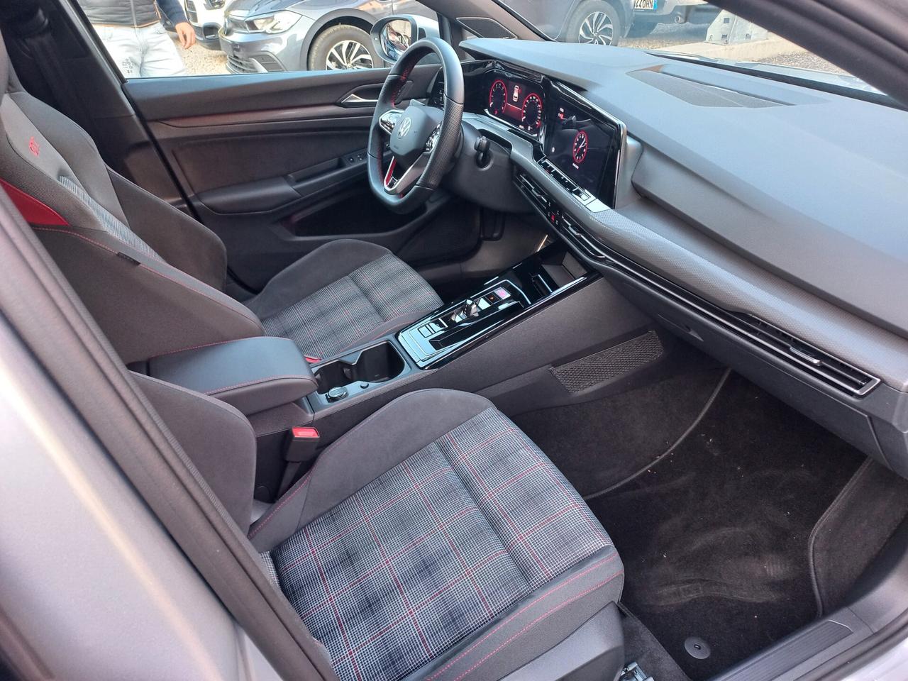 Volkswagen Golf GTI Golf 2.0 TSI GTI DSG