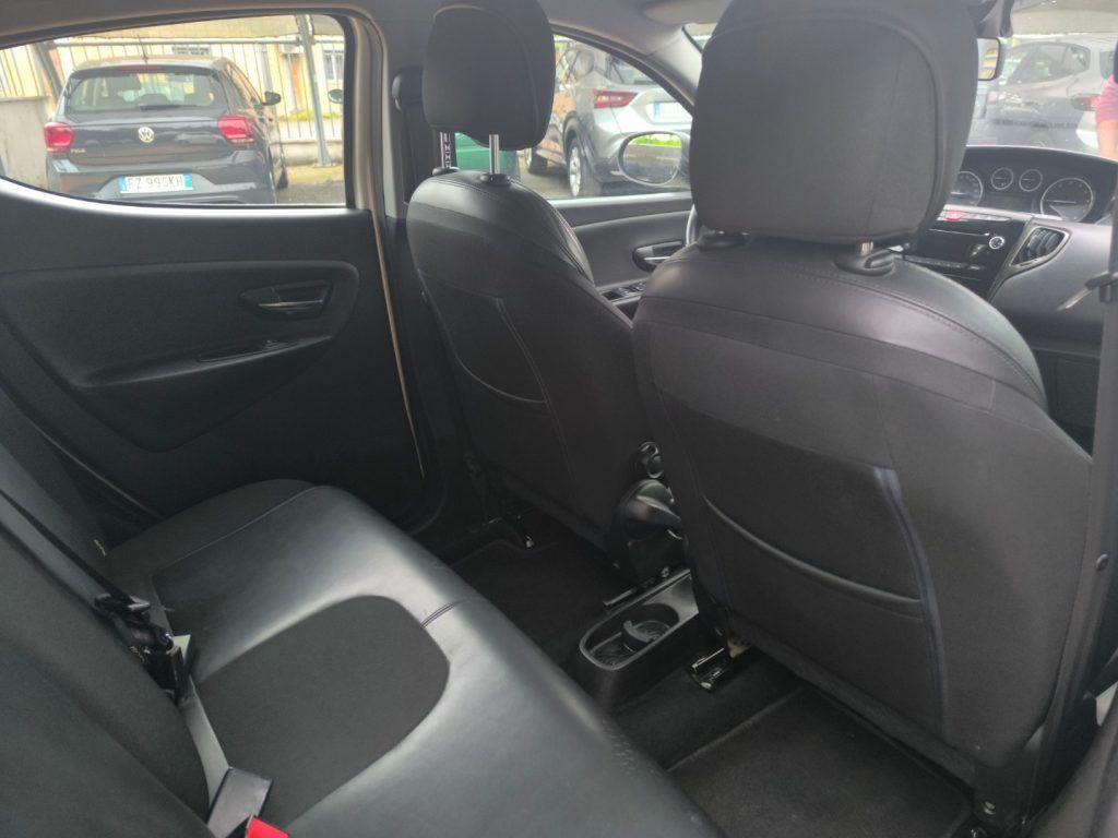 Lancia Ypsilon 0.9 TwinAir 85 CV 5 porte S&S Gold TAGLIANDATA!