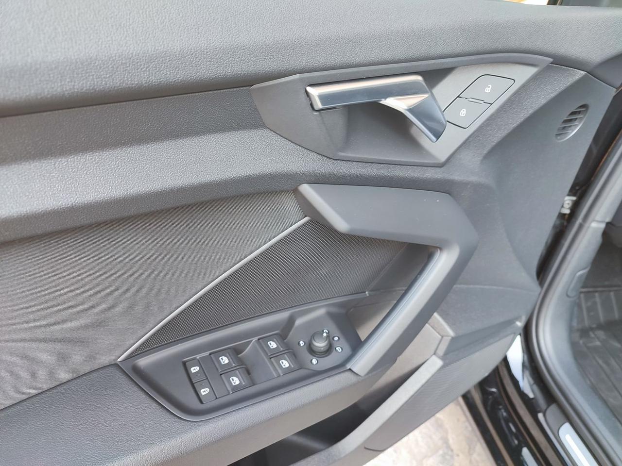 Audi A3 1.0 30 TFSI MHEV Sportback Business #9915