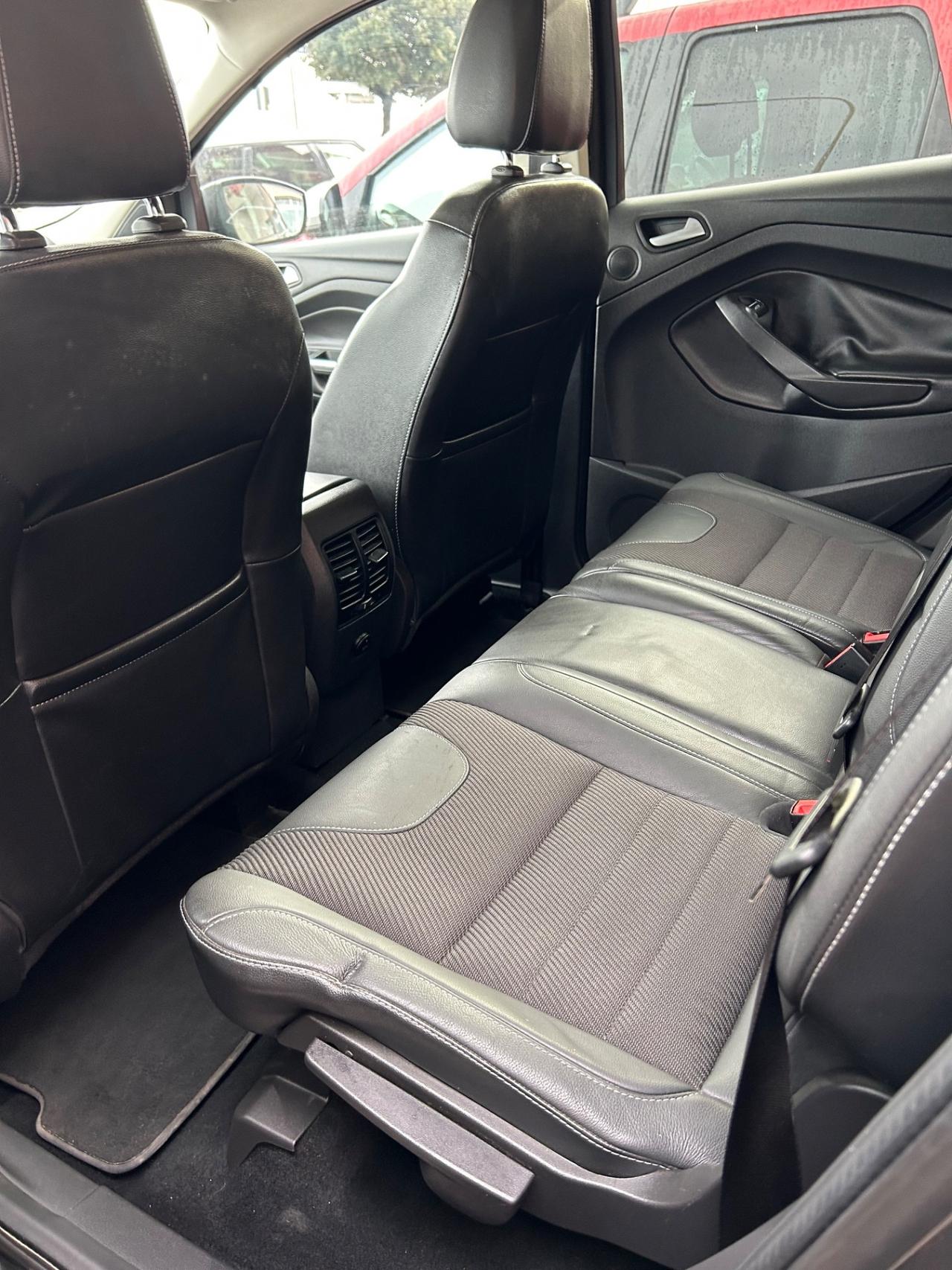 Ford Kuga 2.0 TDCI 120 CV S&S 2WD Titanium autocarro