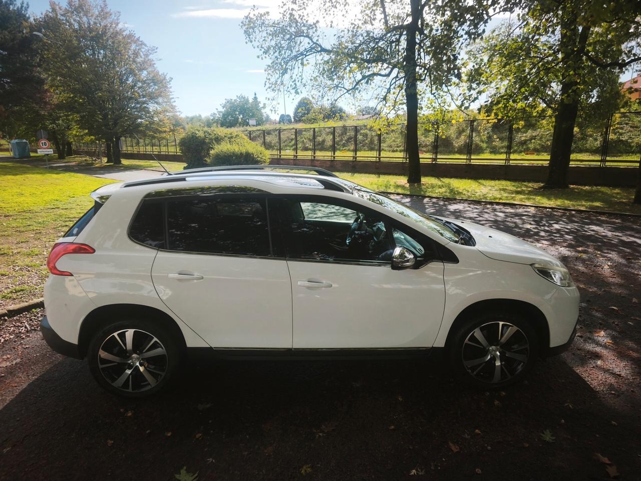Peugeot 2008 1.6 e-HDi 115 CV Stop&Start Allure