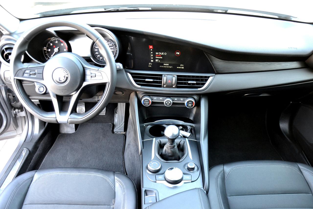 Alfa Romeo Giulia 2.2 180CV 6M SUPER ***PREZZO REALE**UNIPRO'**
