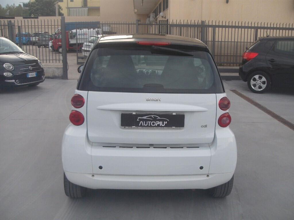 Smart ForTwo 1000 52 kW MHD coupé - 2010