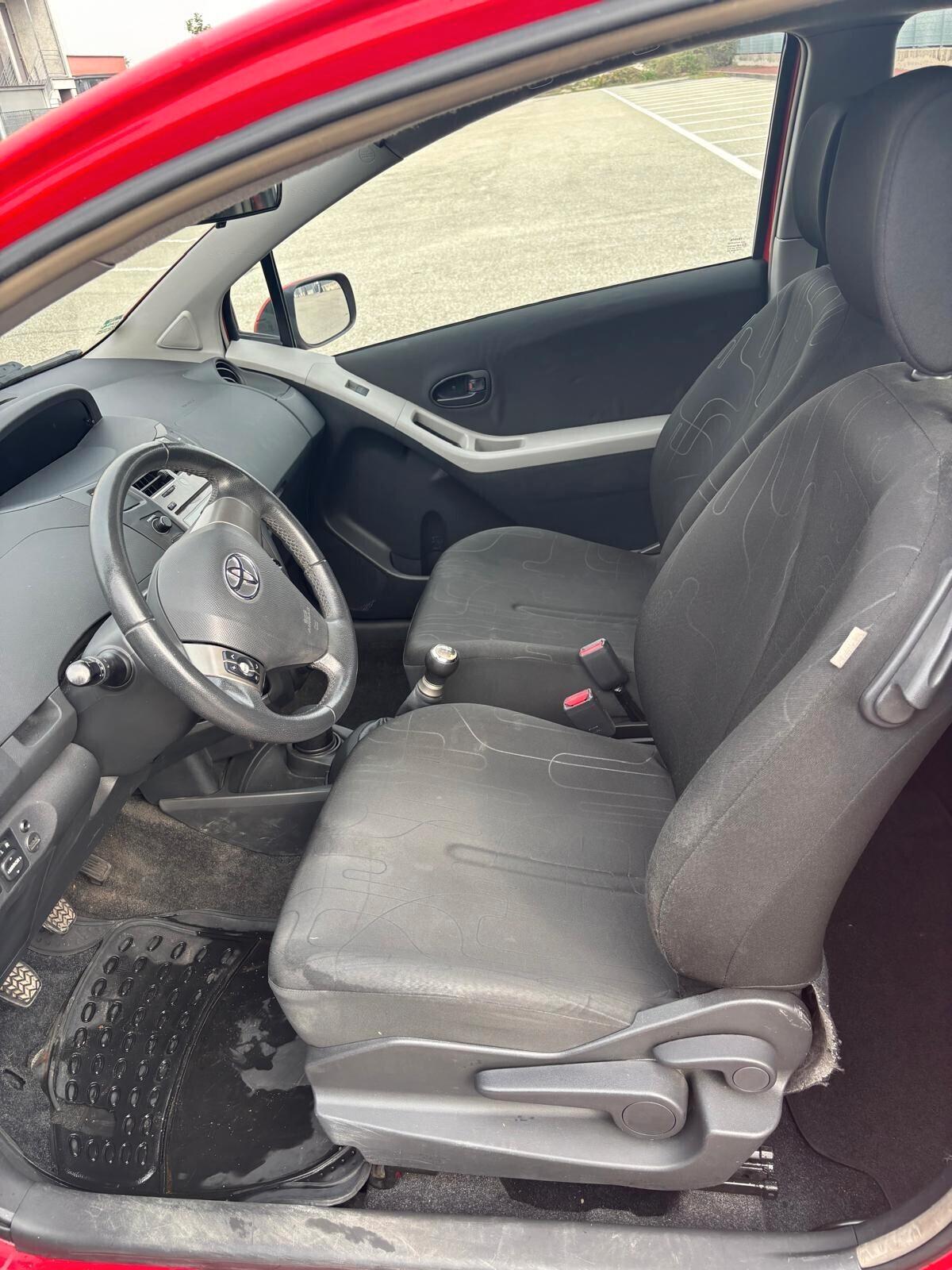 Toyota Yaris 1.0 3 porte Sol CON SOLI 108024 KM, ADATTA AI NEOPATENTATI