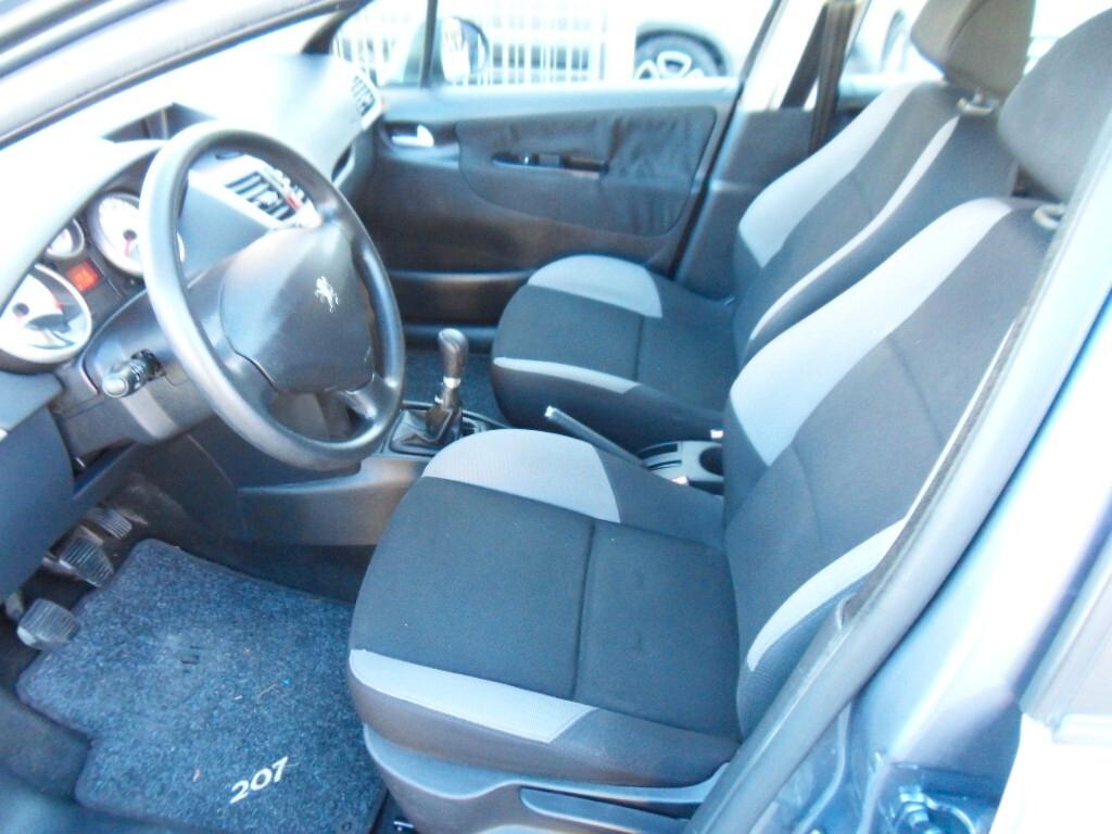 Peugeot 207 1.4 8V 75CV 5p. ONE Line