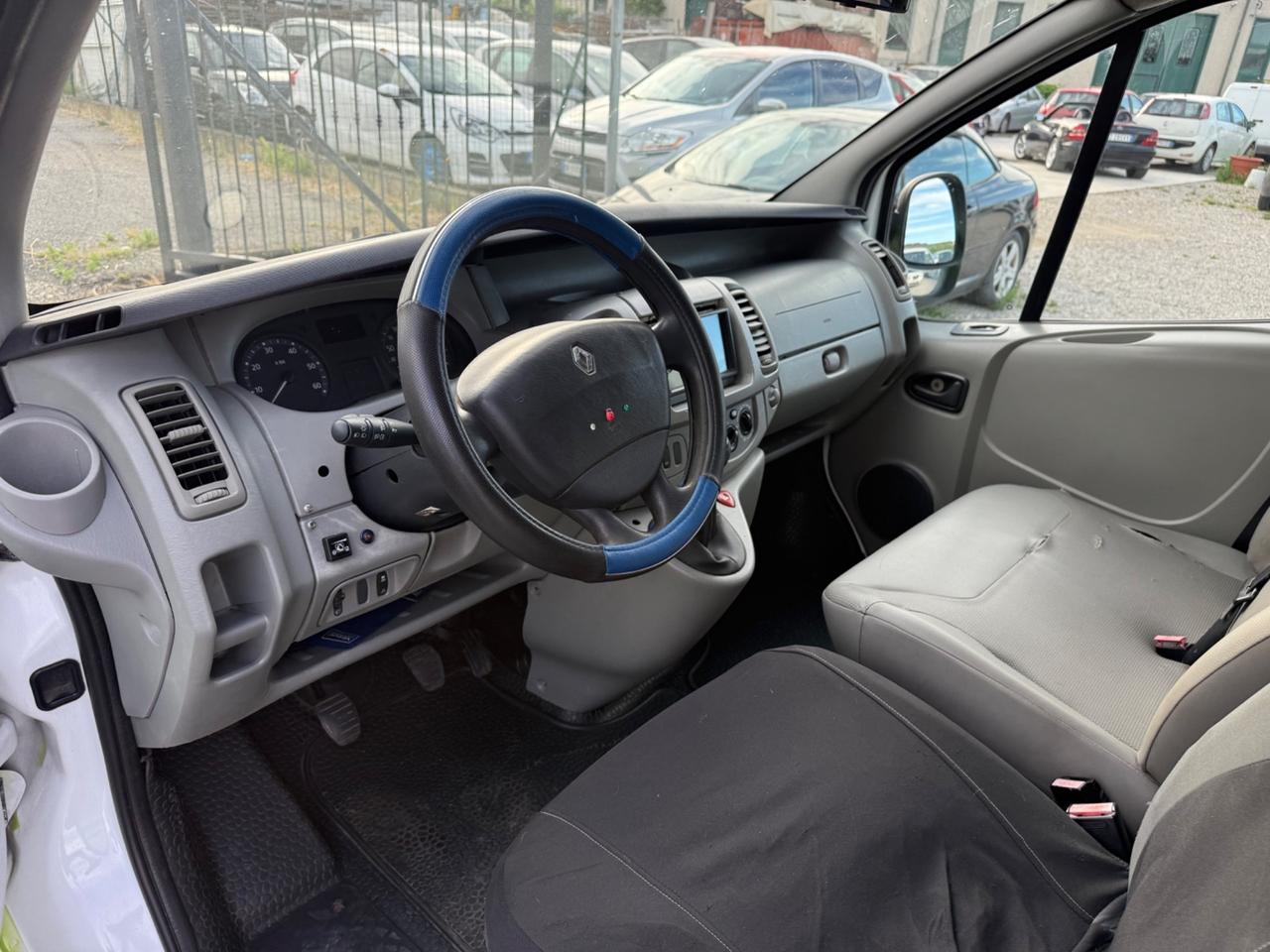 Renault Trafic T27 2.0 16V PC-TN PASSENGER CONFORT