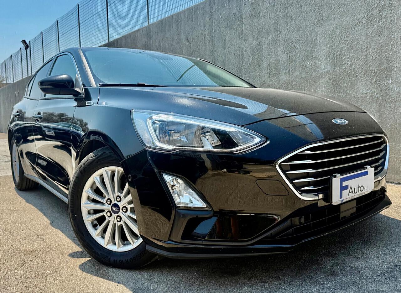 Ford Focus 1.5 TDCi 120 CV Titanium,LED diurni,Navi,Paddle,retrocamera,ecc.