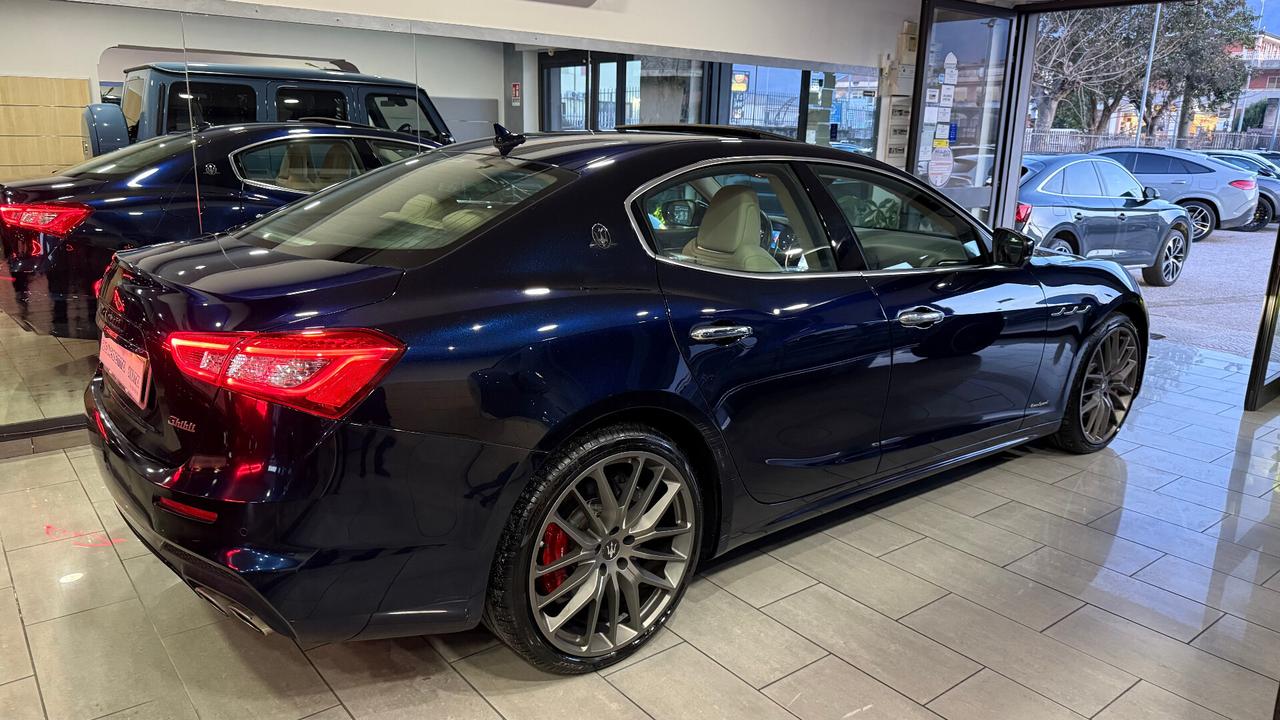 Maserati Ghibli V6 Diesel Gransport TETTO restyling