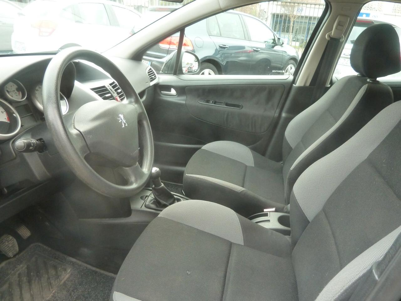 Peugeot 207 1.4 8V 75CV 5p. Ok Neopatentati