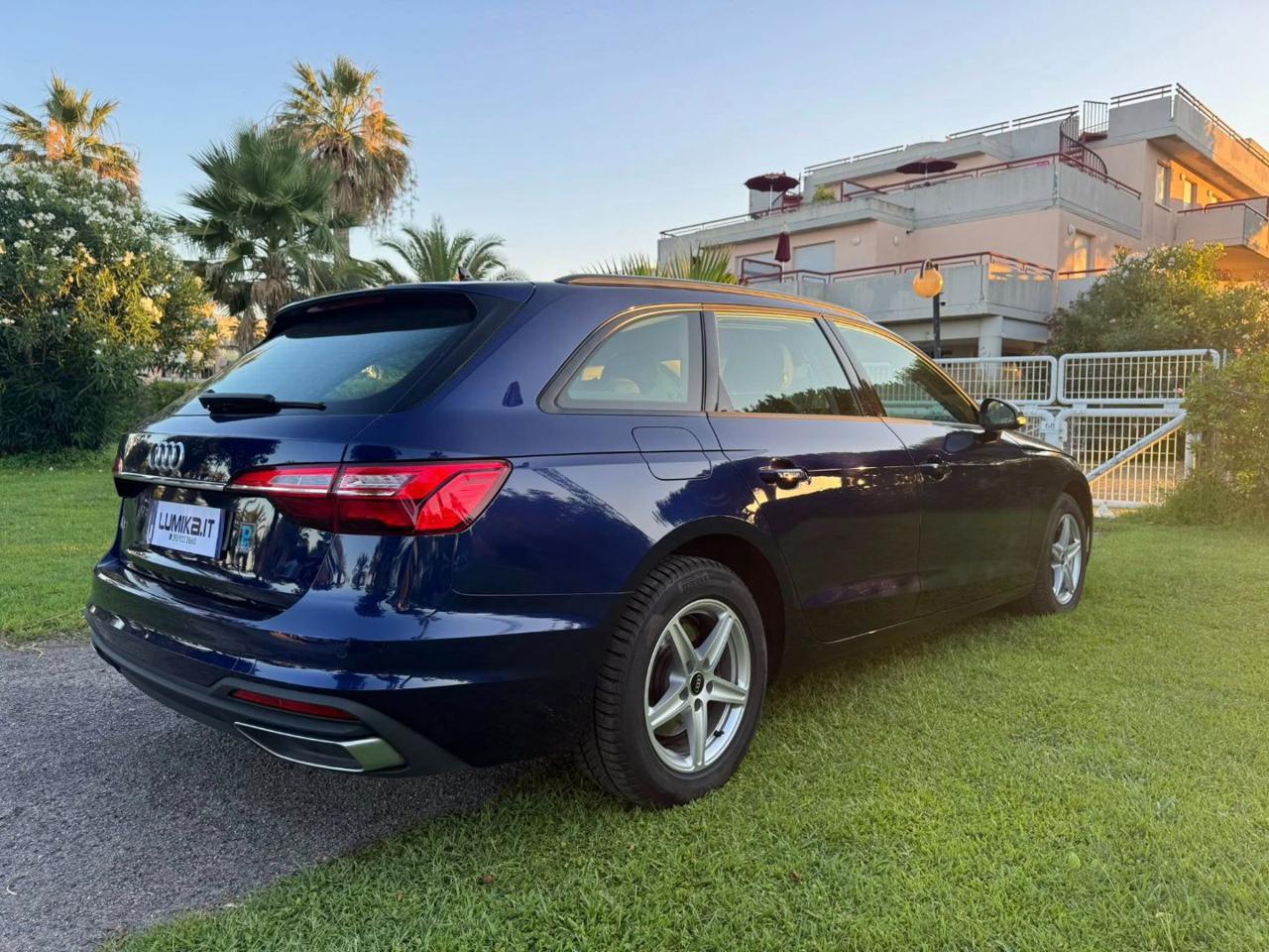 Audi A4 Avant 30 2.0 tdi mhev Business Advanced 136cv s-tronic