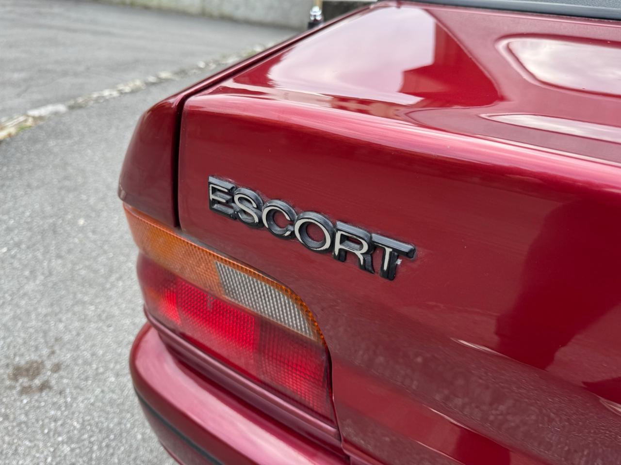 Ford Escort 1.8i 16V - Cabrio