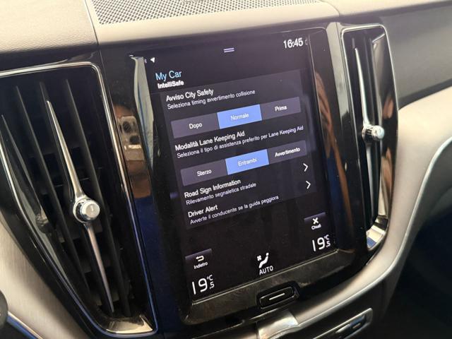 VOLVO XC60 B5 AWD Geartronic Momentum PROMO
