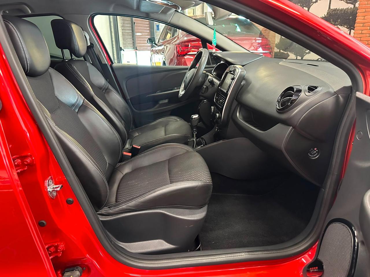 Renault Clio dCi 8V 90 CV 5 porte Moschino Intens