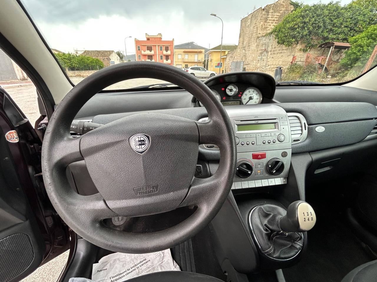 Lancia Ypsilon 1.3 MJT 90 CV Platino