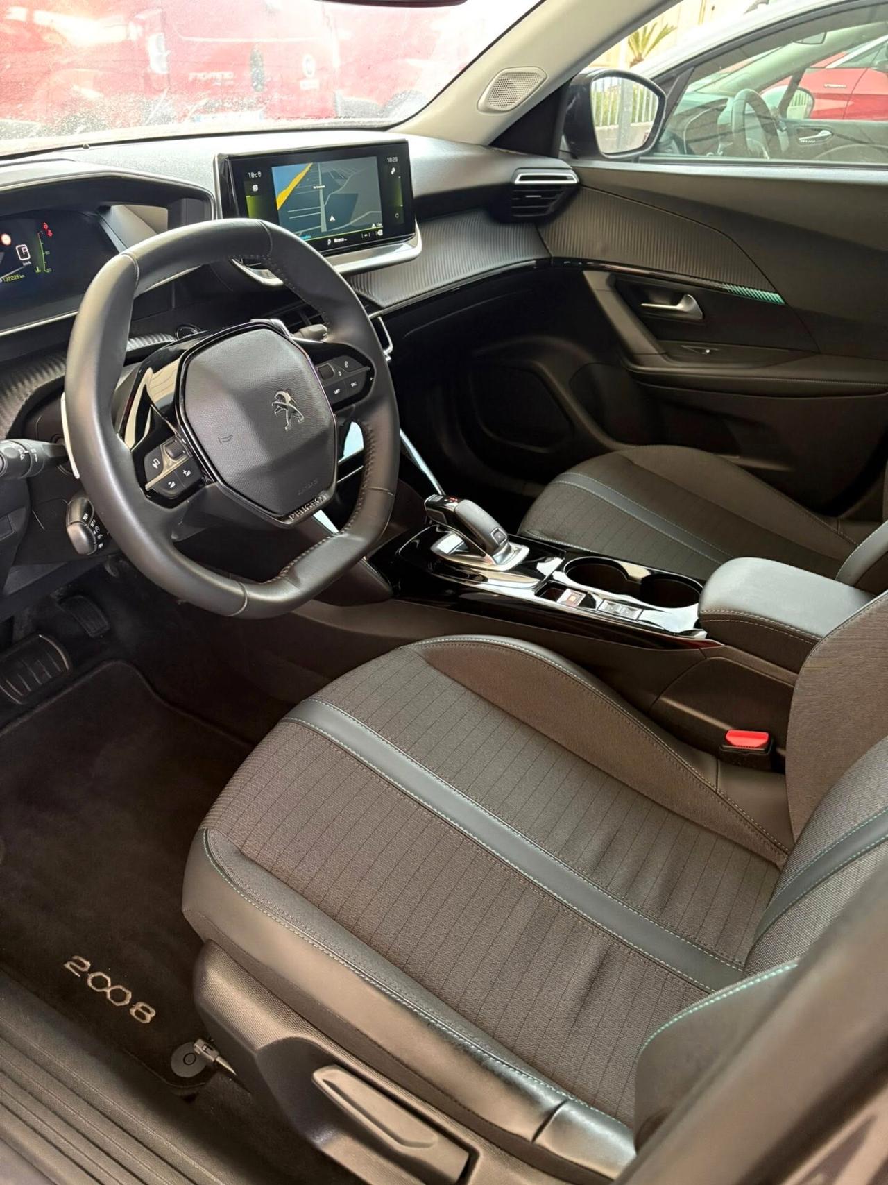 Peugeot 2008 130cv automatica Allure 12/21