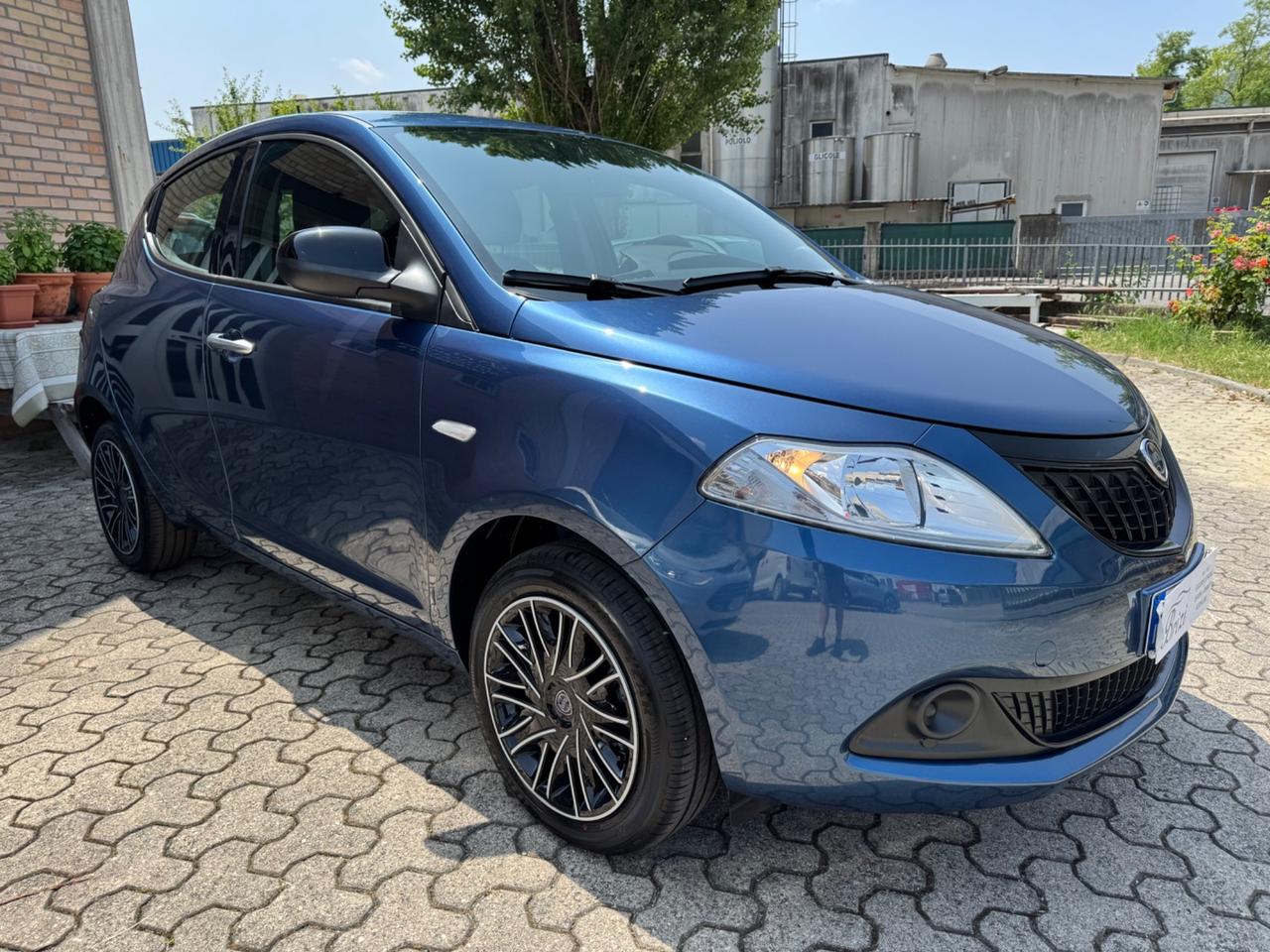 Lancia Ypsilon 1.0 FireFly 5 porte S&S Hybrid Oro